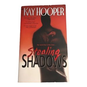 4Kay Hooper Paperback Books